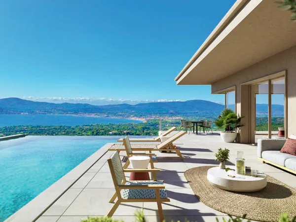 Villa en baie de Saint Tropez 7 pièces Roof Top Piscine Guest house et jardin privatif 