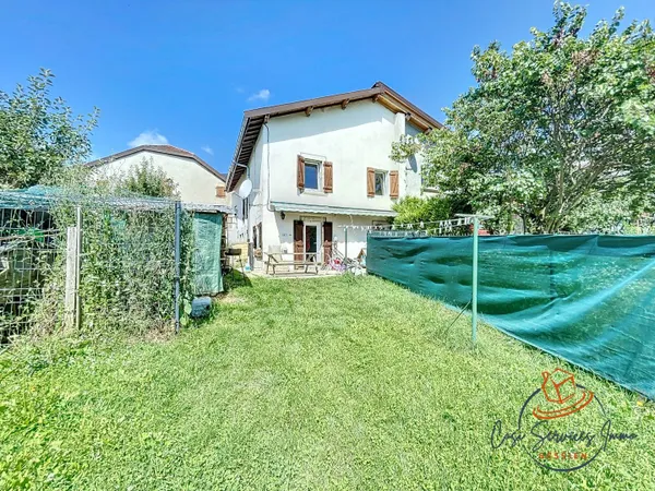 Maison de village 2 chambres avec jardin 