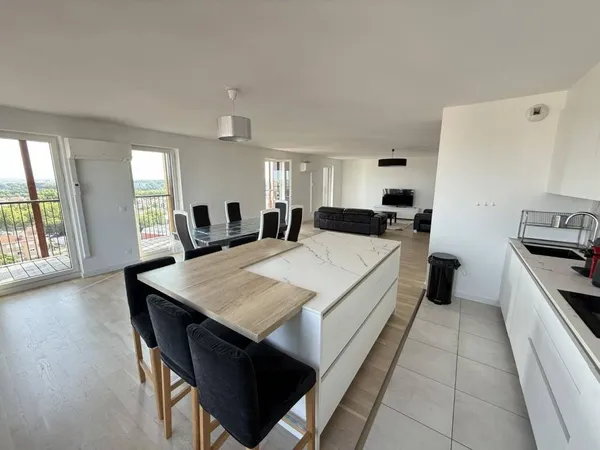 Duplex 5 pièces 144 m² 