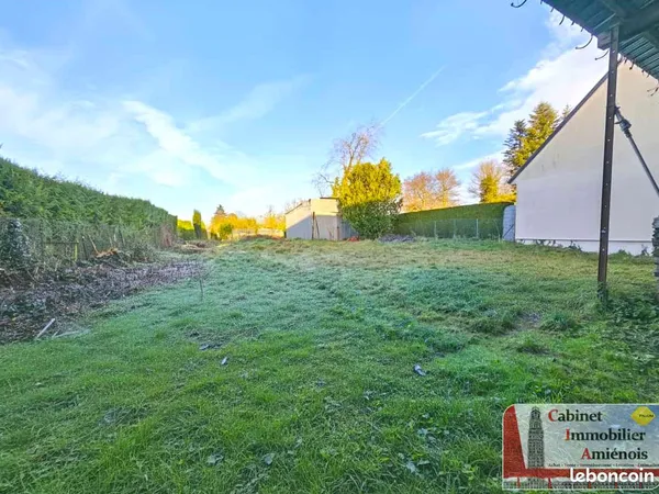 Terrain 650 m² 
