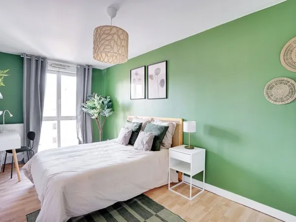 Emménage dans cette chambre contemporaine de 14 m²