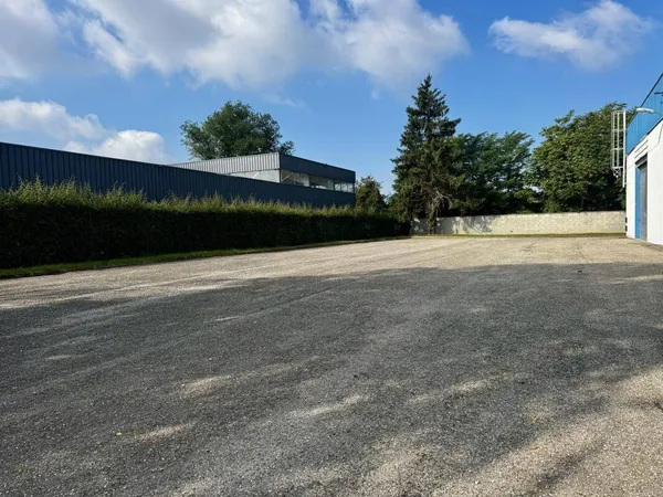 Local d'activité 3477 m² 
