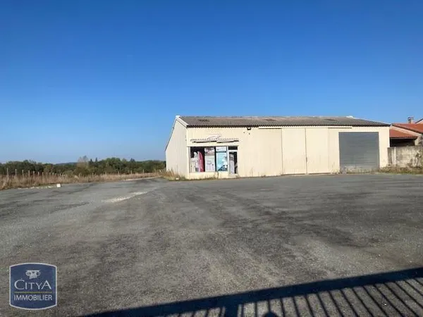 Local commercial 246 m² 