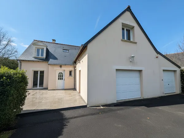 Maison familiale T6 - Hauts de Véretz - Vue dégagée sur les champs 