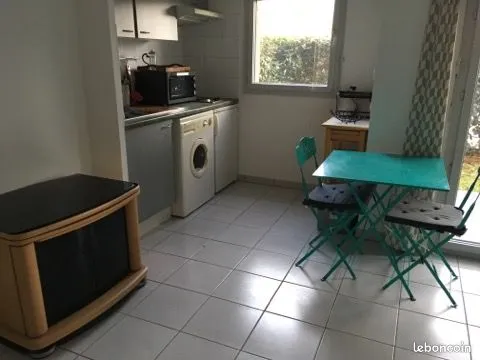 Studio 1 pièce 26 m² 