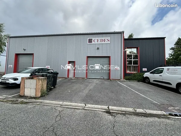 Local d'activité 505 m² 
