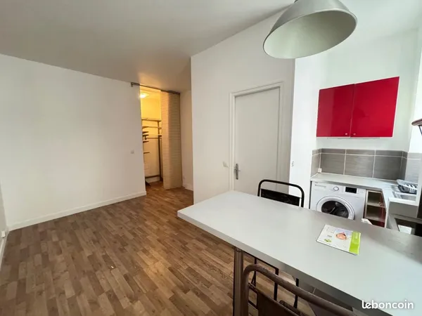 Studio 1 pièce 19 m² 