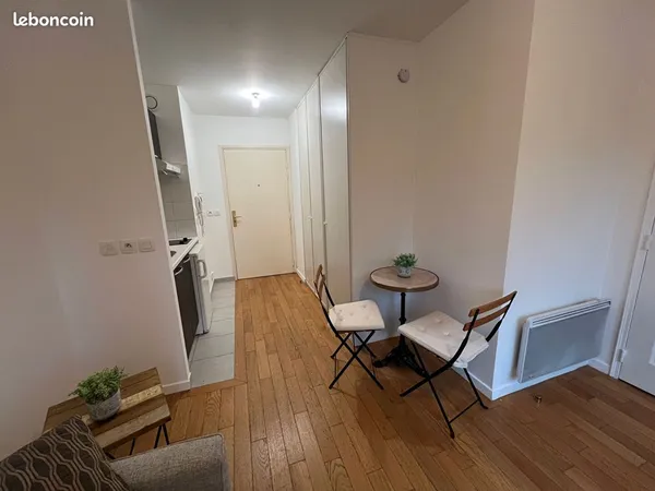 Studio 1 pièce 20 m² 