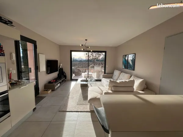 BEAU T2 - Calme campagne aixoise à 7' centre Aix en Pce - Rare - Sécurisé - Idéalement situé à 