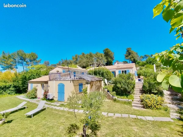 Belle villa avec 2 dépendances, piscine et vue dégagée - Proche Montpellier 