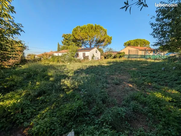 Terrain constructible 730 m2 - Bezouce 