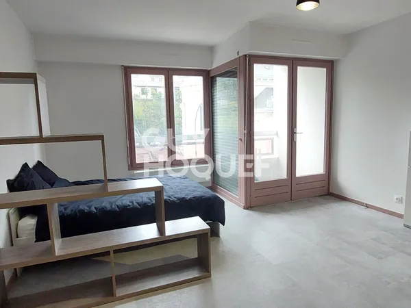 Studio meublé, chauffage et eau froide 27.89 m², balcon 