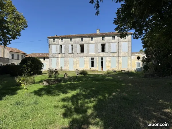Château 14 pièces 400 m² 