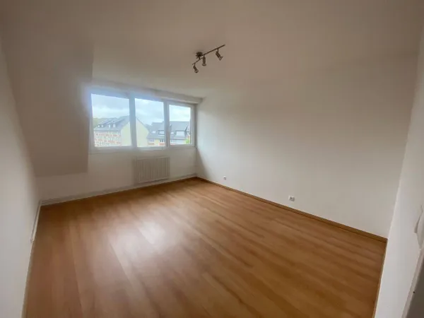 Appartement 10 pièces 63 m² 