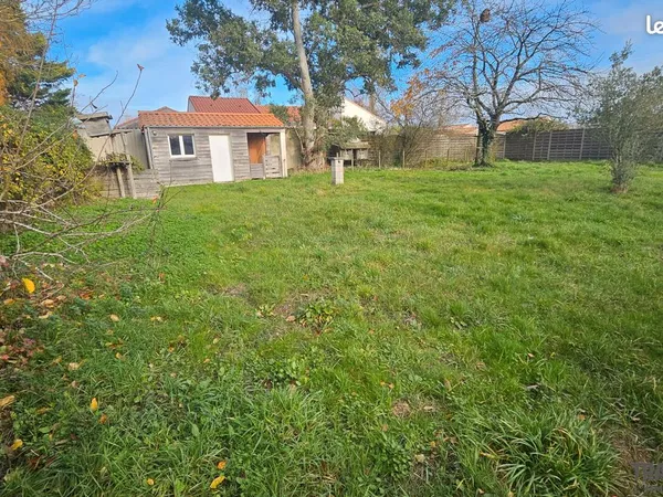 Terrain 563 m² SAINTE PAZANNE 