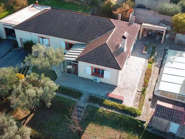 Villa 6 pièces 160 m² 