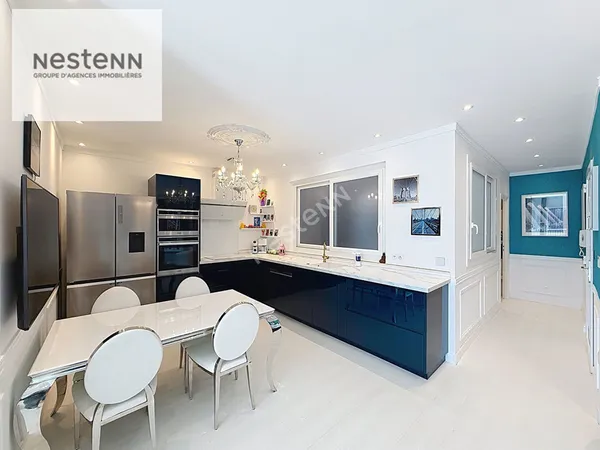 À vendre TOULON : Appartement de 4 pièces avec balcon - Un véritable coup de coeur ! 