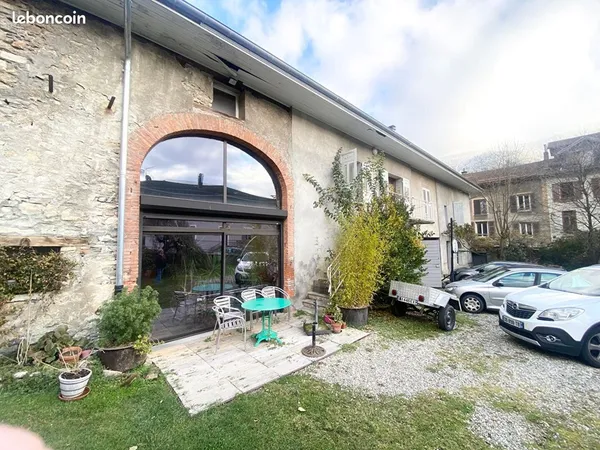 Propriété 10 pièces 330 m² 