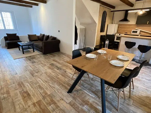 Loft 124 m² + terrasse 30 m² - Marseille 13015 - Location vide 