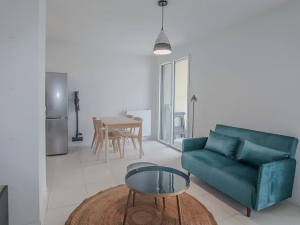 Loue appartement T2 avec balcon et parking - 42m² 