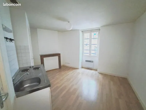 Studio 1 pièce 14 m² 