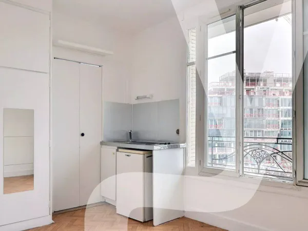 Studio 1 pièce 14 m² 