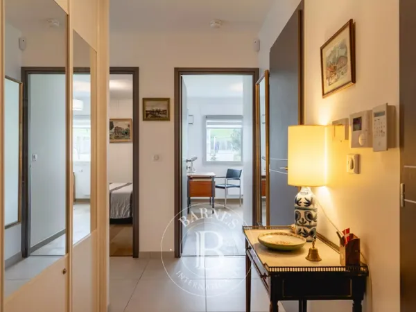 BARNES ANNECY - APPARTEMENT AVEC LOGGIA VUE LAC - ANNECY 