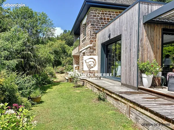 Propriété 4 pièces 202 m² 