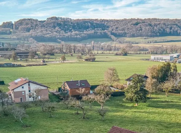 Beaumont - Belle Mitoyenne - Au calme à 5 min de la frontière - Proche toutes commodités 