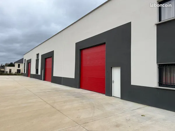 Local d'activité 222 m² 