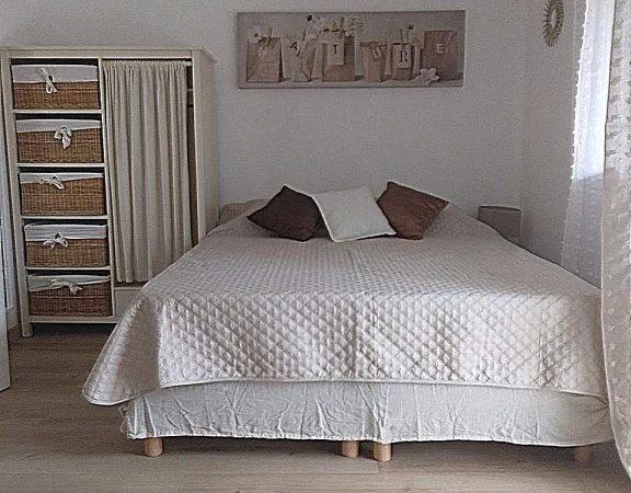 Appartement a 300 m plus garage fermé 