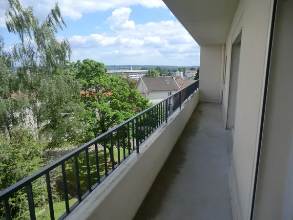 T4 secteur RENOIR balcon et garage 