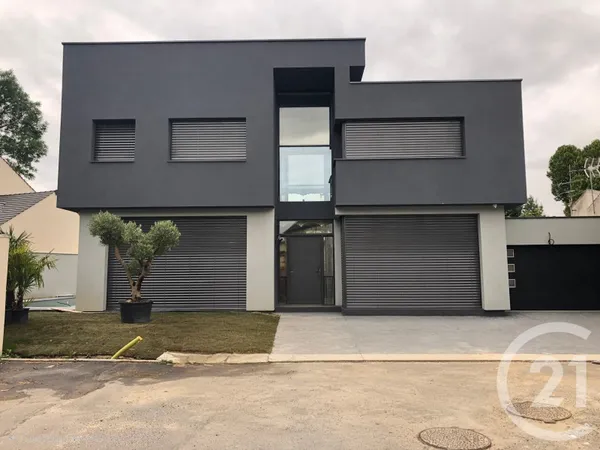 Maison 9 pièces 305 m² 