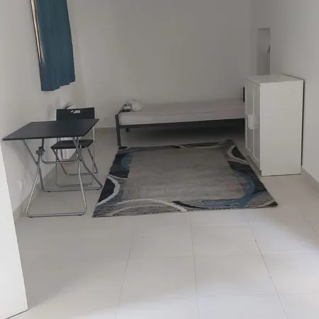 Dans residence calme-studio meublee a visiter 