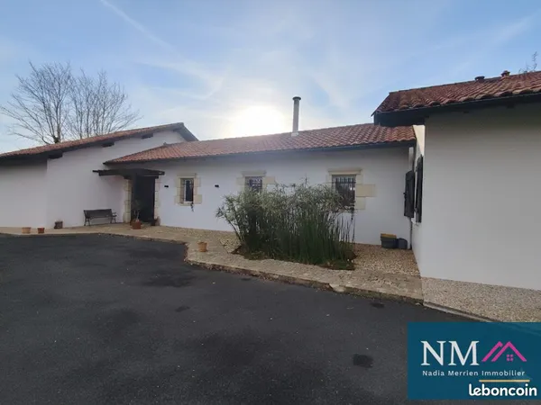 Propriété 9 pièces 226 m² 