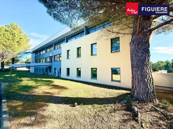 Bureaux 1276 m² 