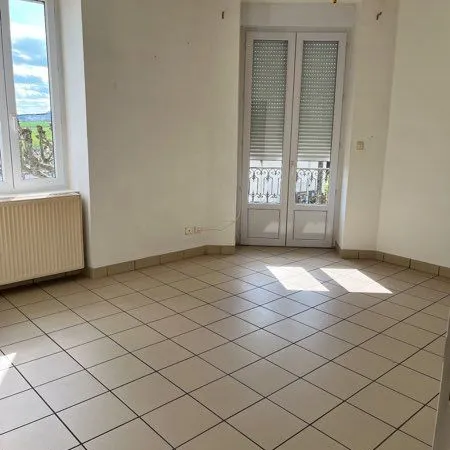 Maison d'habitation, 80 m², trois chambres Montceau-les-Mines libre de suite 
