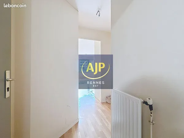 Studio 1 pièce 26 m² 