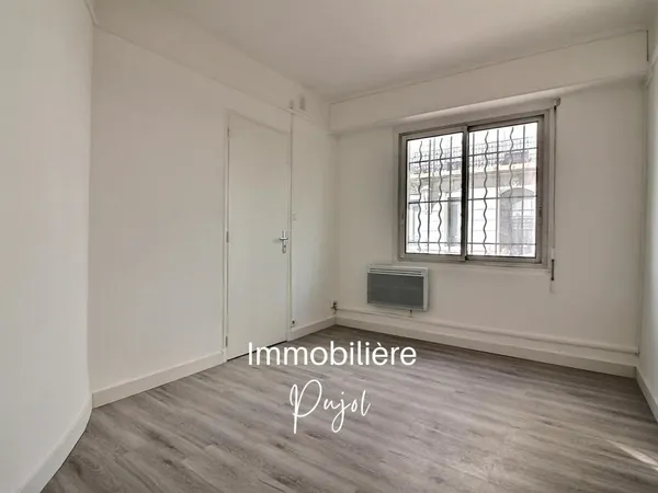 Secteur Catalans - Appartement T1 de 24m² en rez-de-chaussée situé au 114 avenue de la Corse dans 