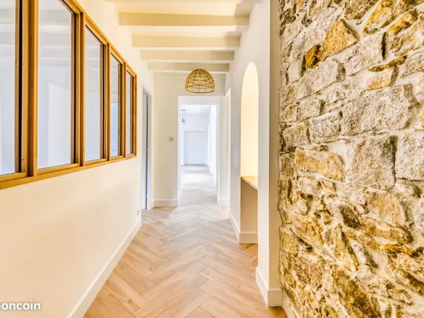 PLACE ROYALE - Duplex prestigieux dans le centre historique 
