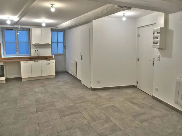 Studio 1 pièce 30 m² 