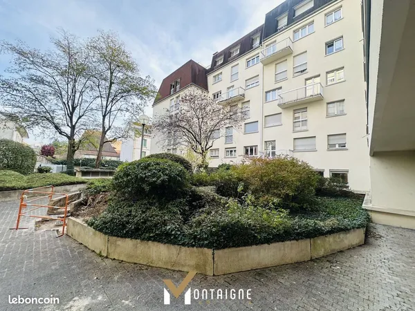 Studio 1 pièce 26 m² 