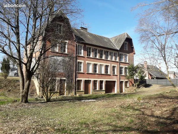 Immeuble de 1000m2 , 1 appartement fini 