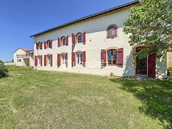 Maison 16 pièces 454 m² 