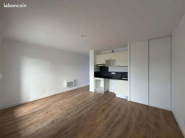 Studio 1 pièce 31 m² 
