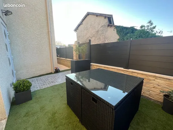 Maison individuelle T3 - 65 m² / 2 chambres + extérieur 