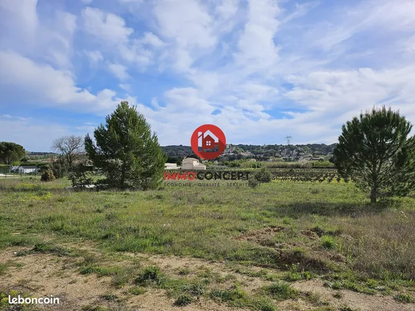 Terrain 810 m² Vénéjan 