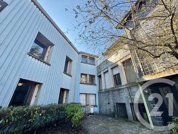 Immeuble 180 m² 