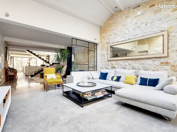 Maison 9 pièces 324 m² 