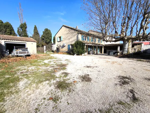 SAINT ANDIOL - Maison Provençale, 5 pièces, 148 m² habitables sur 4133 m² de terrain 